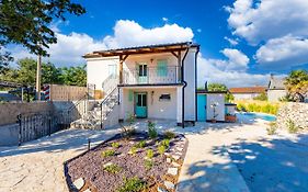 Paesana Heritage House